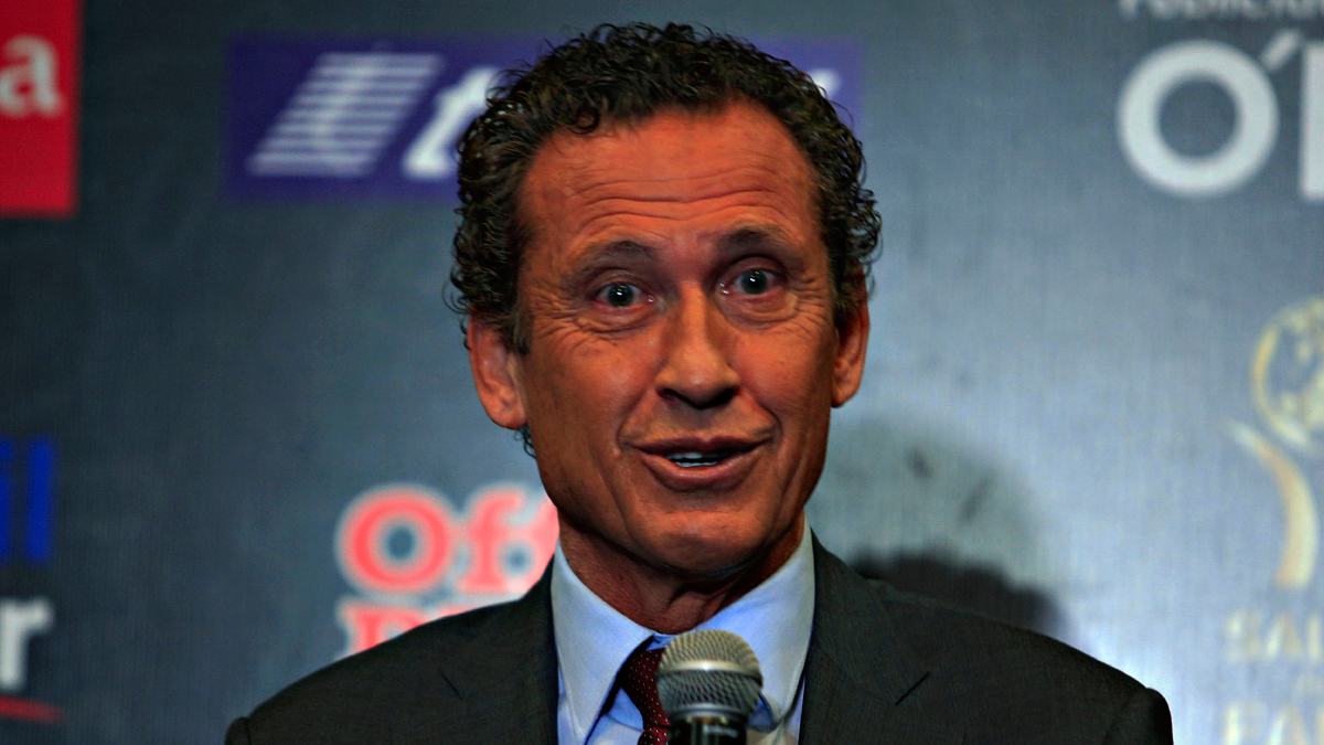 Jorge Valdano no ve a Santiago Giménez cerca del Real Madrid