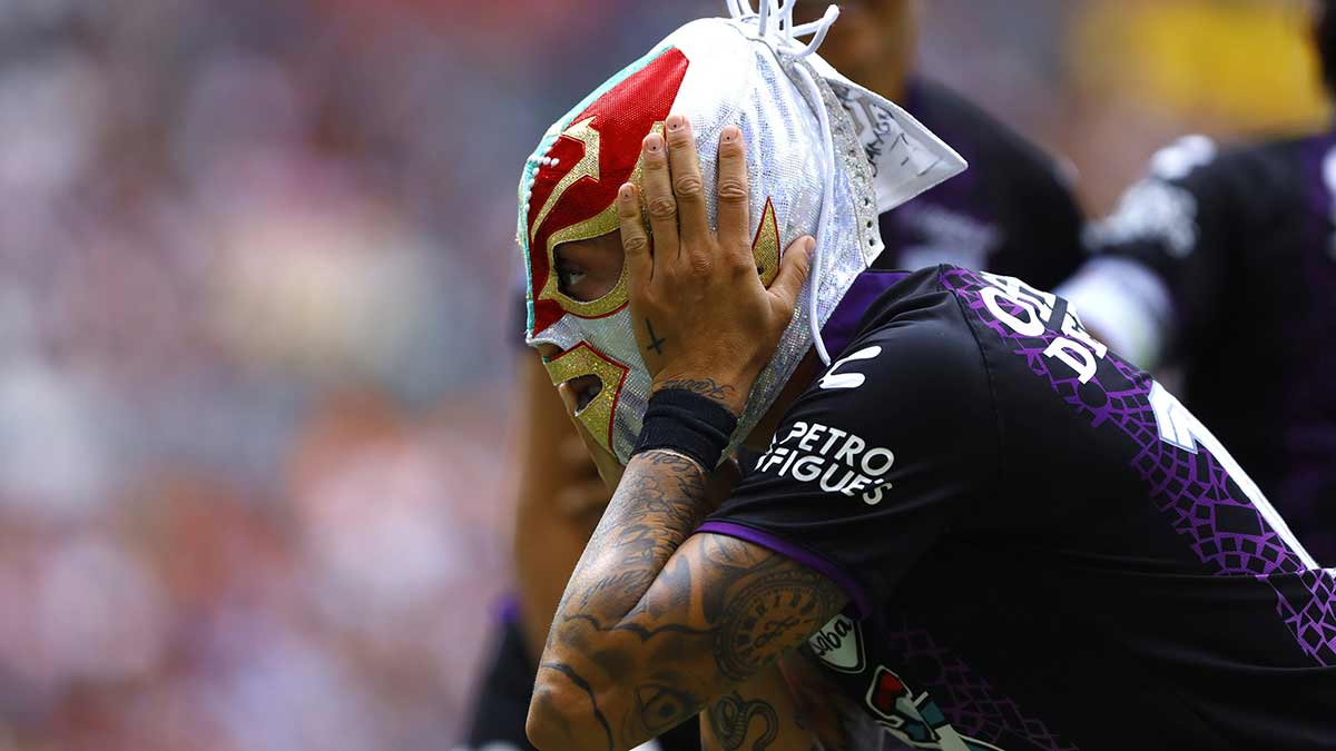 Jennifer Hermoso le devuelve la ventaja a las Tuzas…¡y festeja con máscara de luchador!