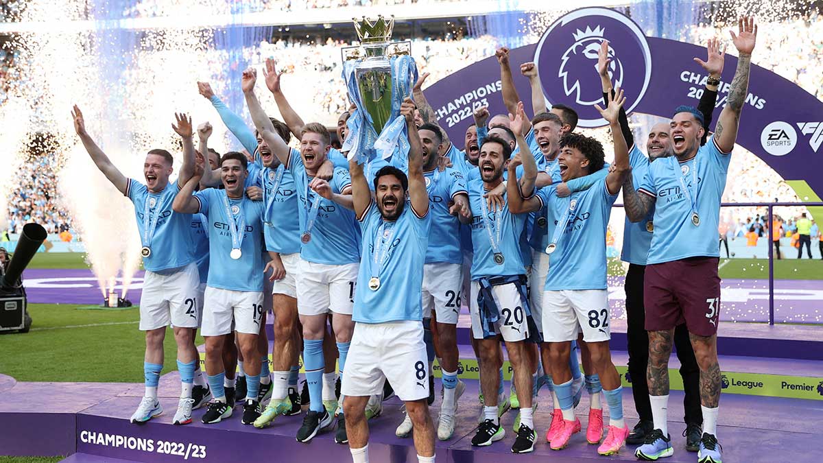 El Manchester City celebra la obtención del título de la Premier. Reuters