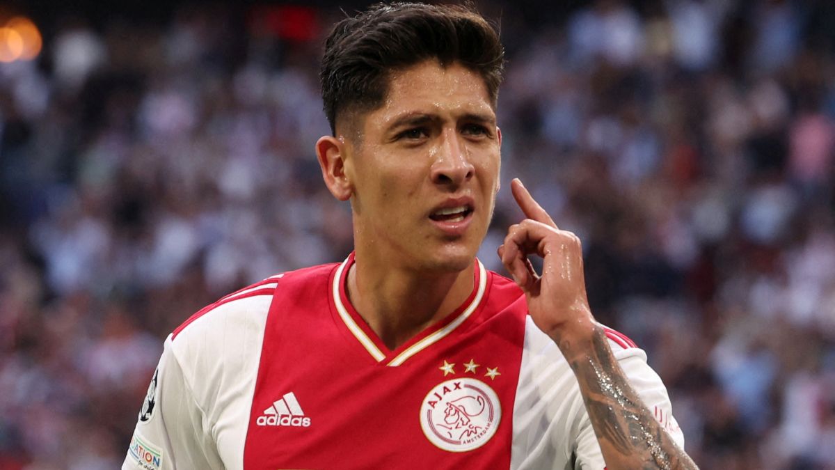 Edson Álvarez en festejo con el Ajax