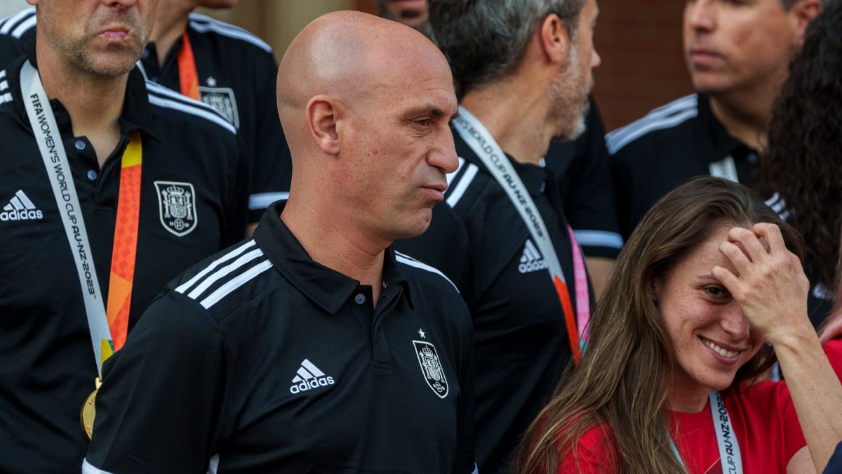 Luis Rubiales le rogó a Jenni Hermoso aparecer en el video de disculpas: "Mi puesto está en juego, hazlo por mis hijas"