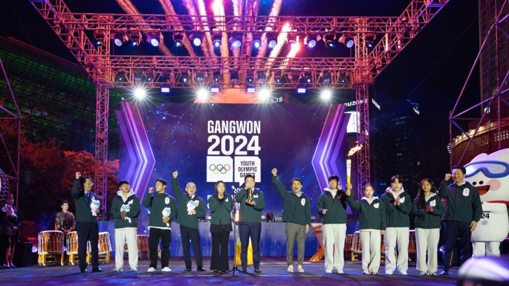 Atletas y estrellas del K-pop inician la cuenta regresiva para los Juegos Olímpicos de Invierno de la Juventud.