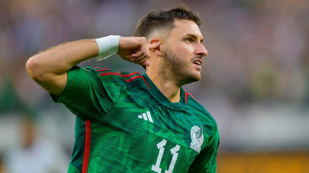 Santiago Giménez, delantero de la selección mexicana | Imago7
