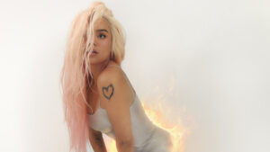‘Tropicoqueta’ de Karol G, y ‘Parisón’ de Panteón Rococó con Carin León; agrégalas a tu setlist