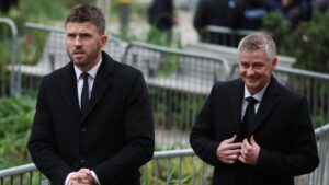 Michael Carrick, favorito para ser el entrenador del Manchester United