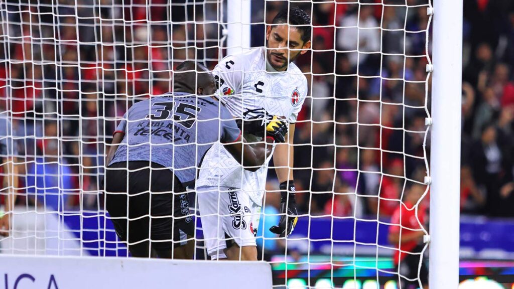 La polémica del posible gol del Atlas en la línea