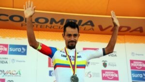 Daniel Martínez ‘vuela’ en Tunja y recupera el trono como campeón nacional de contrarreloj 2024