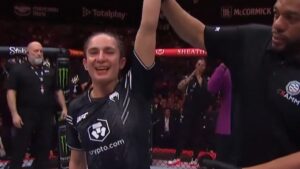 Yazmin Jauregui triunfa en su regreso al octágono