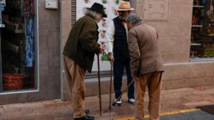 Credencial INAPAM: ¿Qué transportes son gratuitos en CDMX y desde qué edad puedes tramitarla?