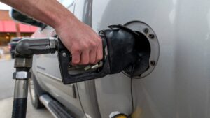 La gasolina será más barata en Colombia: ¿En cuánto queda el precio del líquido y cuándo se aplica?