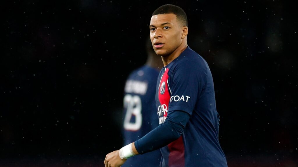 Kylian Mbappe presenta una denuncia en contra del PSG por supuestos adeudos | Reuters