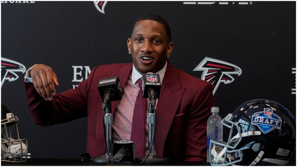 Michael Penix Jr revela qué se dijo con Kirk Cousins | Reuters; Zanine-USA TODAY Sports