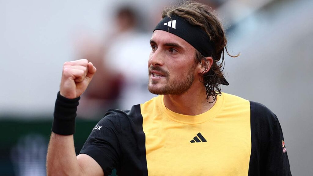 Stéfanos Tsitsipas sufre en la segunda ronda de Roland Garros. Reuters