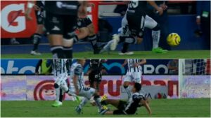 “Paradela y Sánchez tenían que haber sido expulsados por poner en riesgo la integridad física de su adversario”