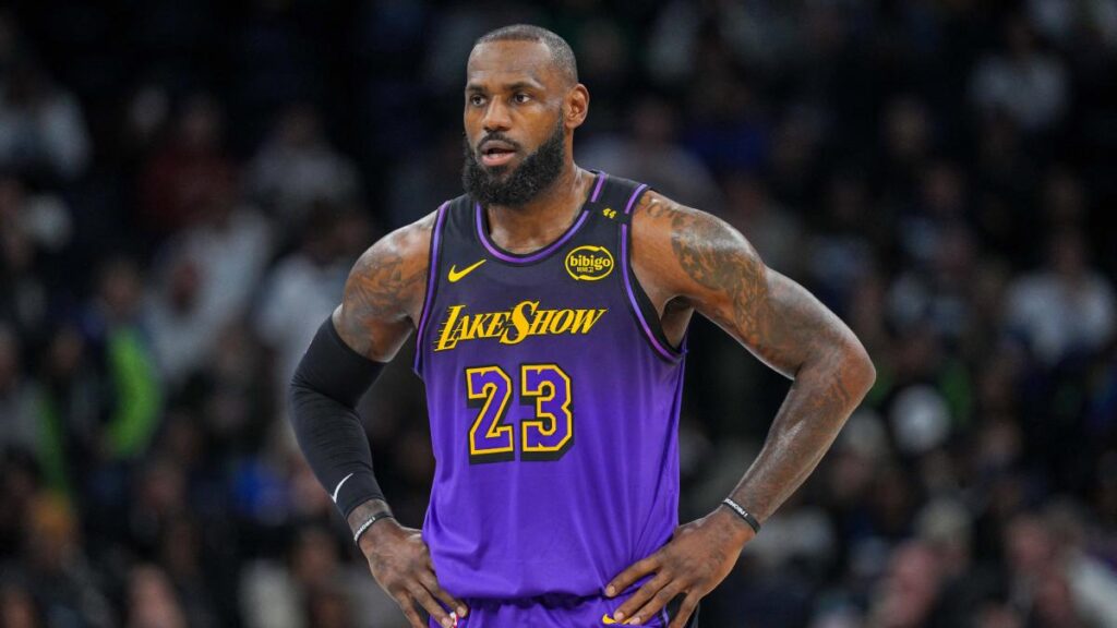 LeBron James y Los Angeles Lakers extienden su vínculo contractual | Reuters