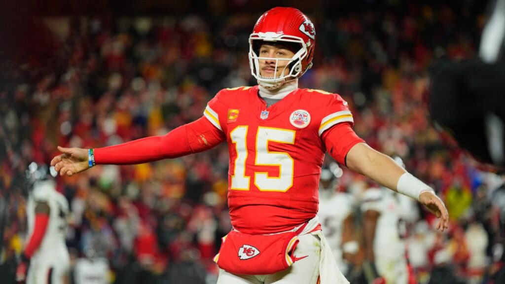Patrick Mahomes, en desacuerdo con la posible ayuda de los oficiales a los Chiefs: "Yo no lo siento así"
