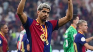 Ronald Araújo dejaría el Barcelona y jugaría cedido con el Liverpool