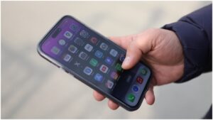 Pasos para enviar y abrir mensajes de voz de reproducción única en WhatsApp