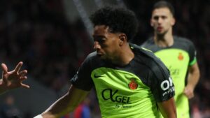 Johan Mojica no permite que el barco del Mallorca se hunda ante Levante