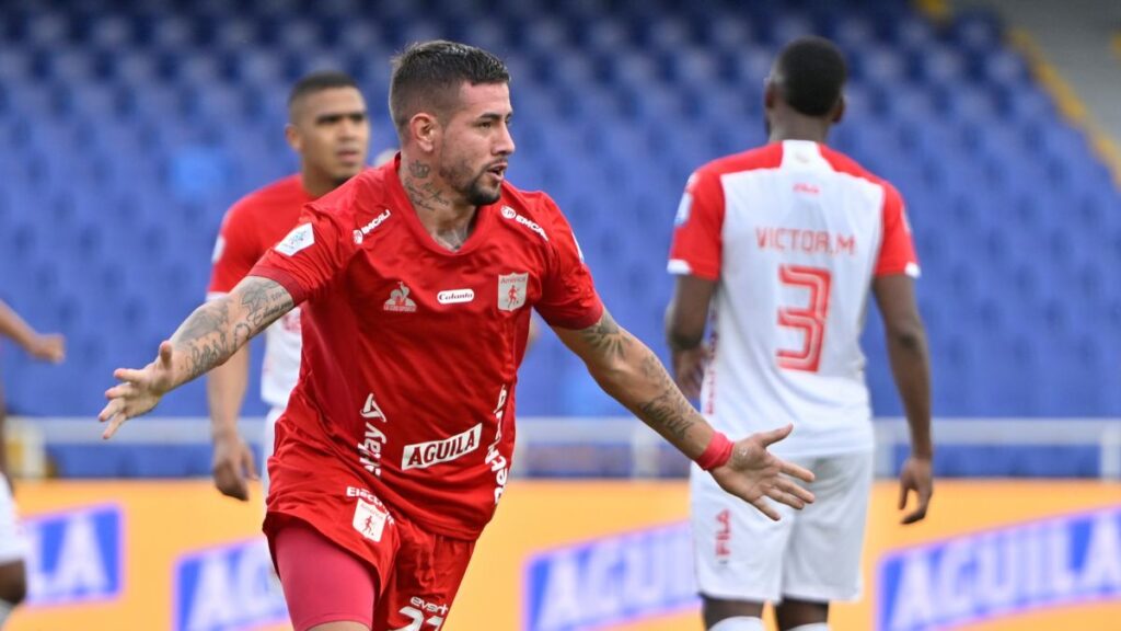 Holgado abrió el marcador de cabeza. Vizzor