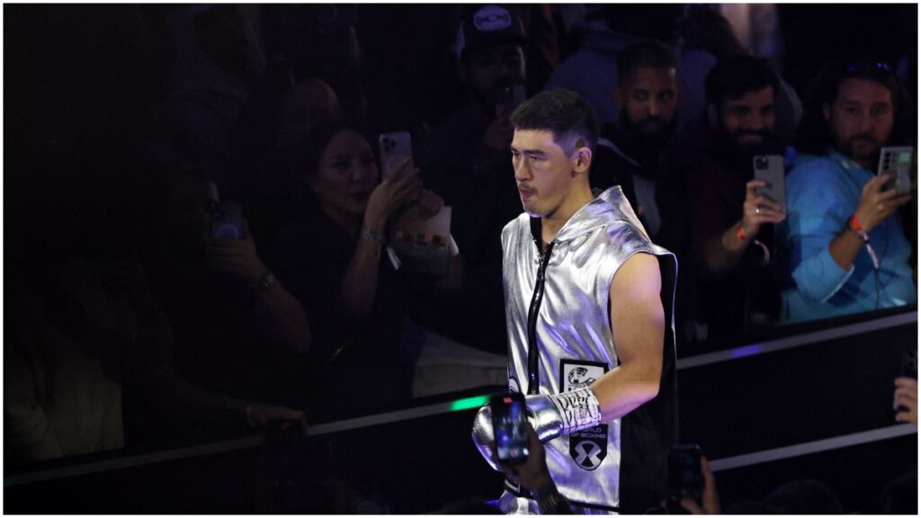 Dmitry Bivol quiere una revancha con Canelo Álvarez | Reuters