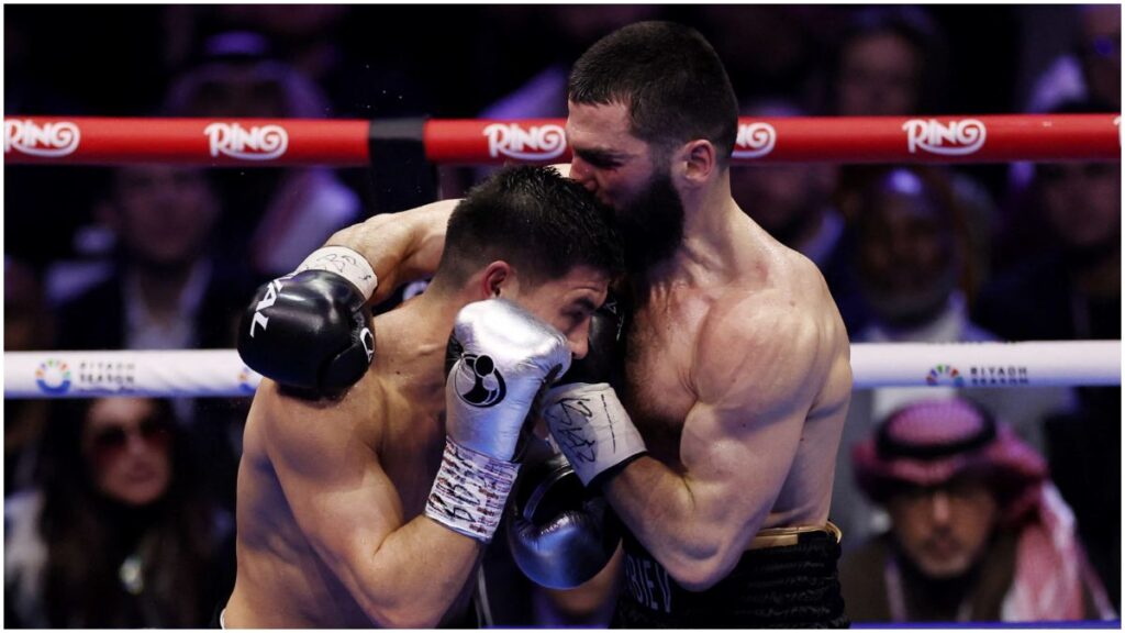 ¿Dmitry Bivol vs Artur Beterbiev 3? | Reuters