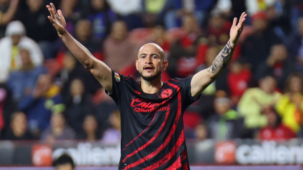 Carlos González se va al fútbol de Argentina | Imago7