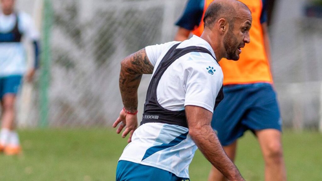 Moyo Contreras en el entrenamiento. (Comu x)