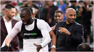 El festejo efusivo de Cecilio Waterman frente a Thierry Henry por el histórico pase de Panamá a la final de la Concacaf Nations League