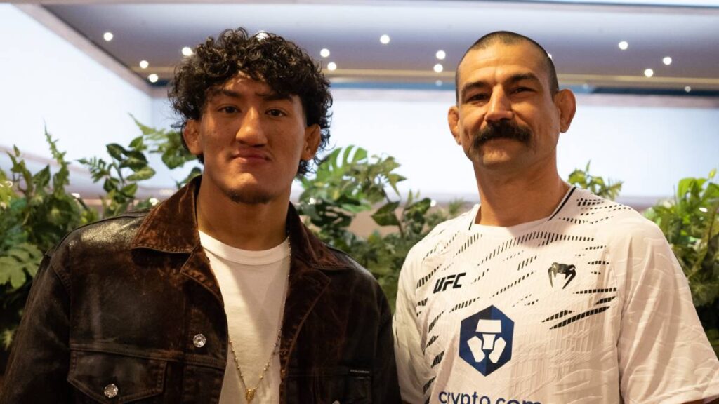 Raúl Rosas Jr. y Vinc Pichel, en la cartelera de UFC México. | Foto: @ufc