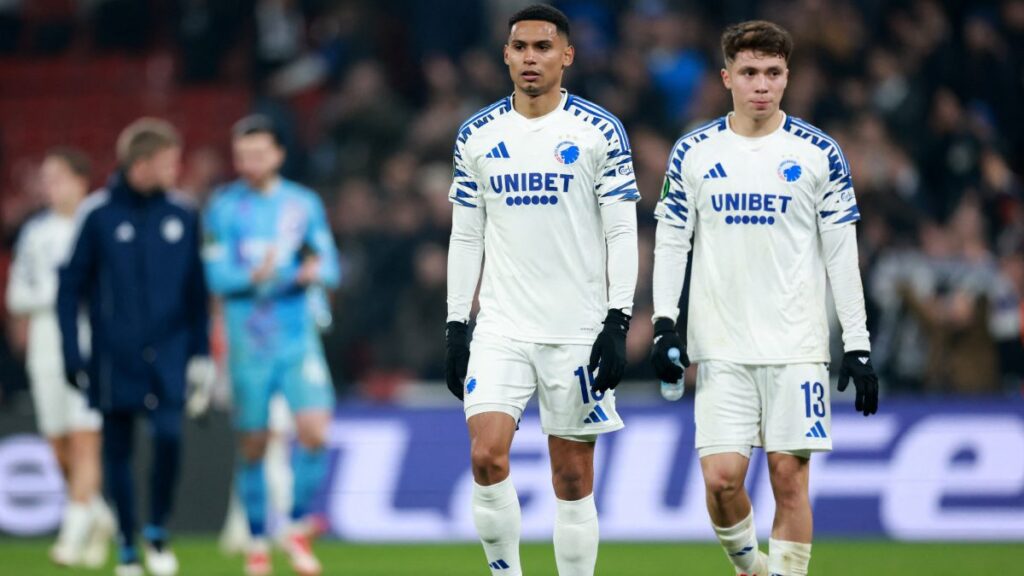 El mexicano Rodrigo Huescas fue titular con el Copenhague que goleó al Randers para mantenerse como líder en Dinamarca