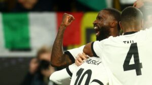 Alemania deja escapar una ventaja de tres goles ante Italia, pero le alcanza para avanzar a las finales de la Nations League