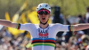 Etapa 1, Critérium del Dauphiné: Tadej Pogacar los sorprende a todos y se viste de amarillo
