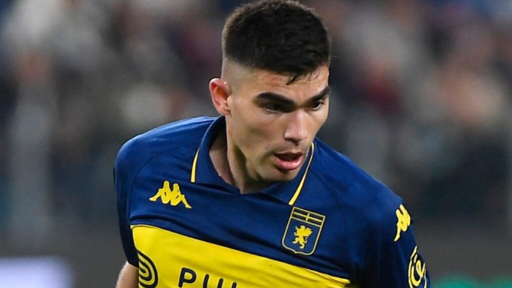 Johan Vásquez se estrena como capitán del Genoa | Reuters