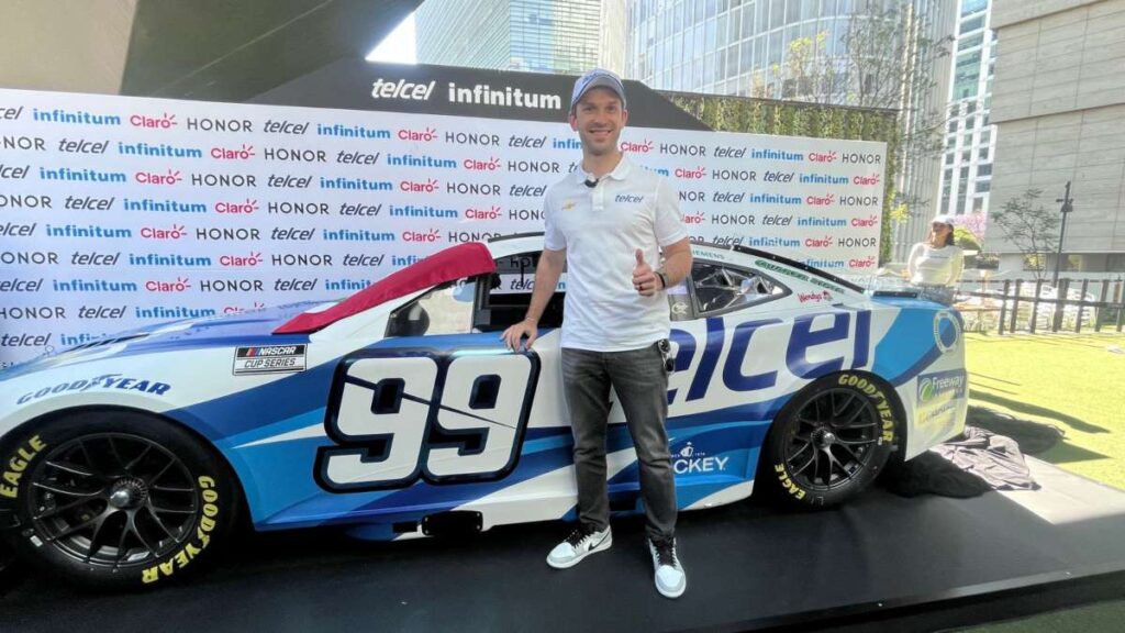 Carrera histórica de NASCAR en México