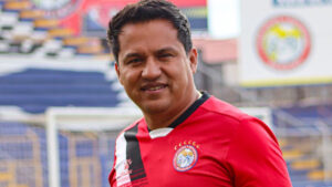 Bomba en Xelajú: Amarini Villatoro renuncia a la dirección técnica y se irá a otro club