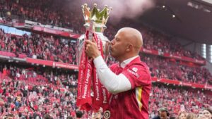 Arne Slot no asiste a entrega de premios por solidaridad con las víctimas del desfile de Liverpool