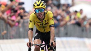 ‘Masterclass’ de Simon Yates: Isaac del Toro pierde la maglia rosa del Giro gracias a la cátedra del Visma en la etapa 20