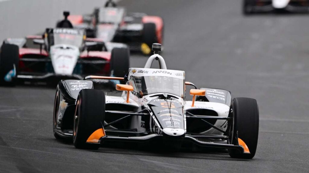 Pato O'Ward sube al tercer lugar de las 500 Millas de Indianápolis