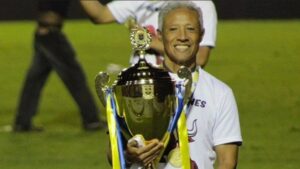 Xelajú elije al sustituto de Villatoro: será Roberto Hernández, ex Comunicaciones