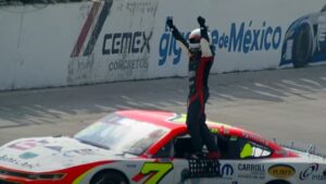 Xavi Razo gana en Aguascalientes con un rebase de locura a dos vueltas del final