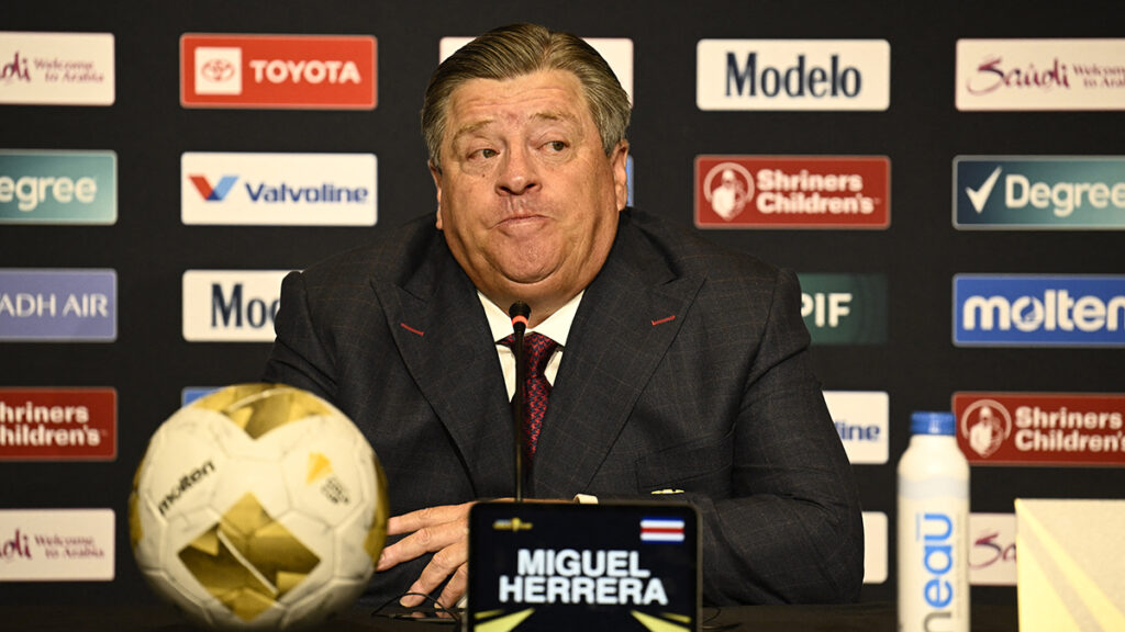 Polémica en Cartaginés con Piojo Herrera | IMAGN IMAGES via Reuters Connect