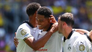 El Borussia Dortmund remonta, pero suda la gota gorda ante un alegre Mamelodi Sundowns