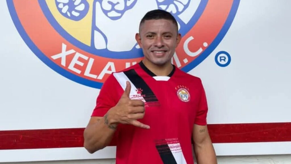 Carlos Mejía llega al Club Deportivo Chiquimulilla | @xelaju_oficial