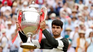 Carlos Alcaraz conquista su quinto título del año y va por el tricampeonato en Wimbledon