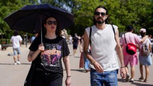 ¿Qué es y cómo evitar un golpe de calor por la canícula en México 2025