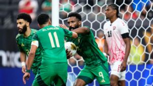 Arabia Saudita se mete a los cuartos de final de la Copa Oro tras empatarle a Trinidad y Tobago