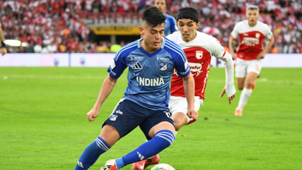 Clásico entre Millonarios y Santa Fe | VizzorImage.