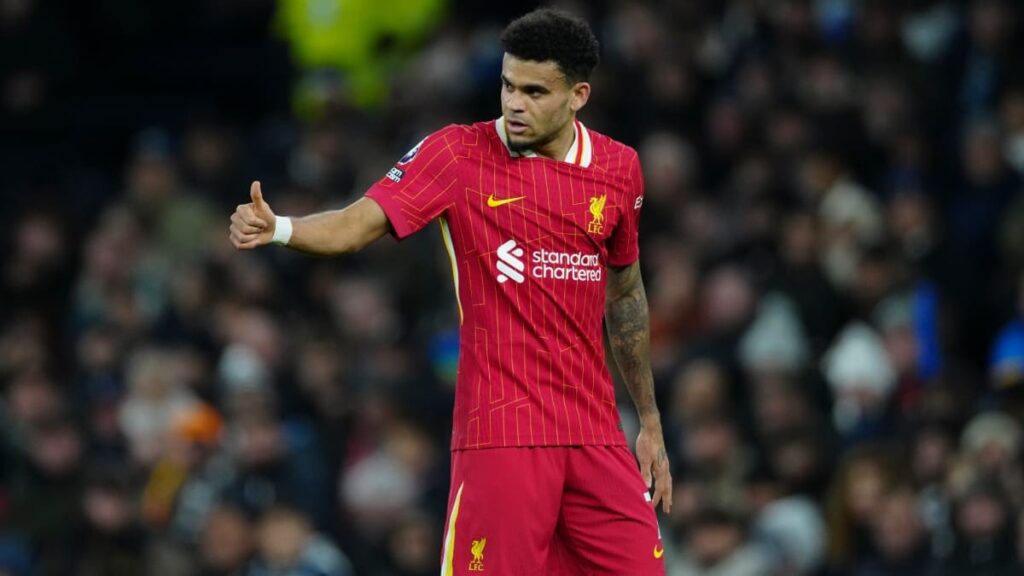 Luis Díaz jugando con el Liverpool | AP.