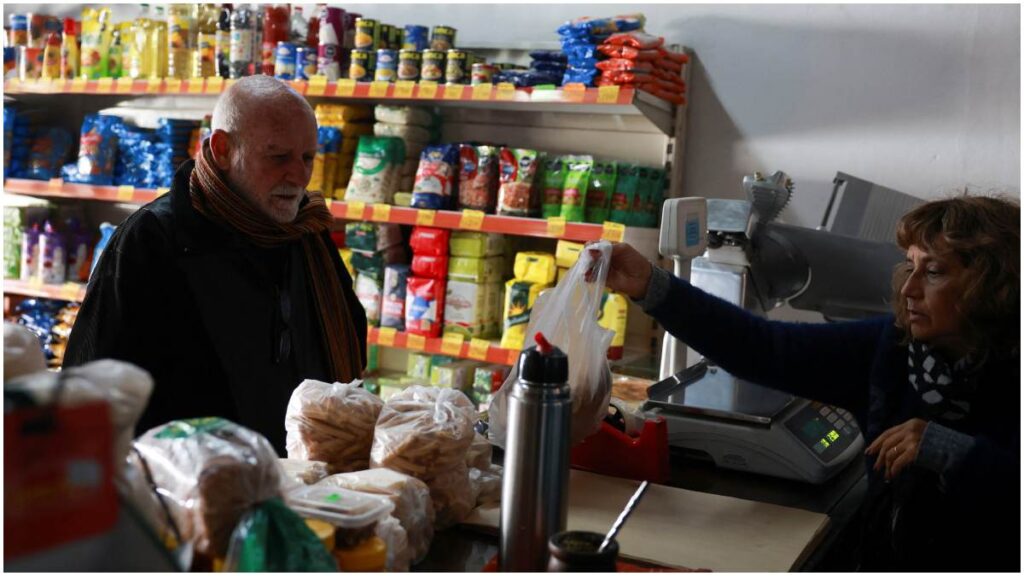 Calendario de pagos del ISSSTE e IMSS para el aguinaldo | Reuters